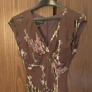 Jones New York pretty brown and floraly decorated dress